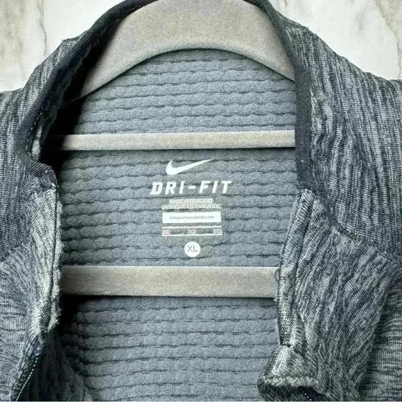 Women’s Nike DriFit Fleece-Lined Quarter Zip, XL, Grey/Black - Picture 2 of 7